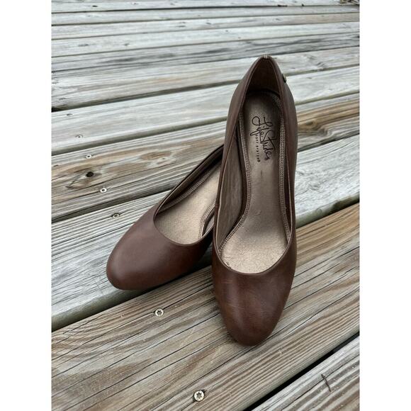 Tan/brown Life stride Shoes, women’s 9.5, Parigi - Picture 2 of 8